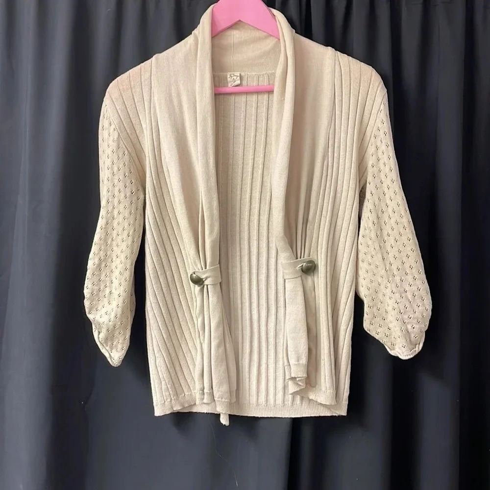 Cream Cardigan‎